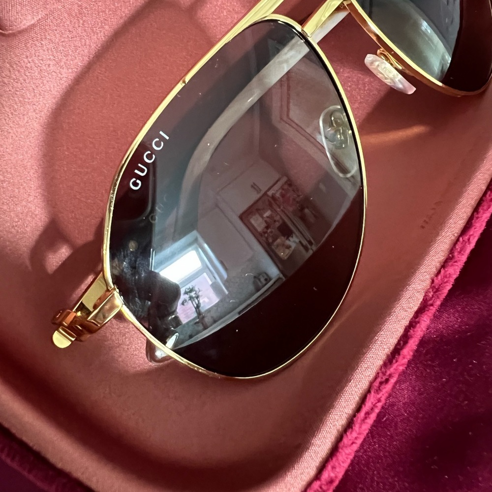 AUTHENTIC - GUCCI aviator sunglasses